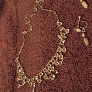 Necklace & Earing Set .